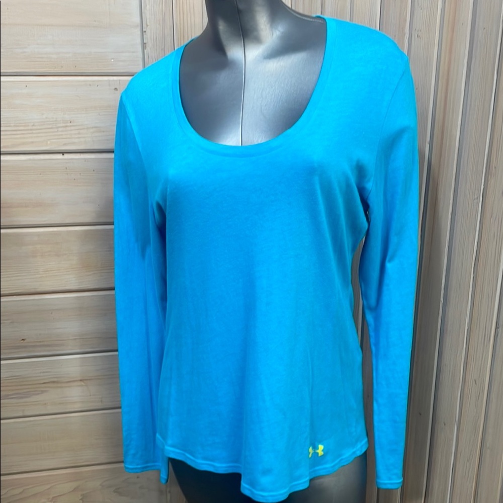 Under Armour Blue Long Sleeve Tee for Active Comfort